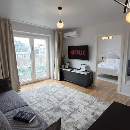 Beautique Panoramic View On People Palace * 布加勒斯特