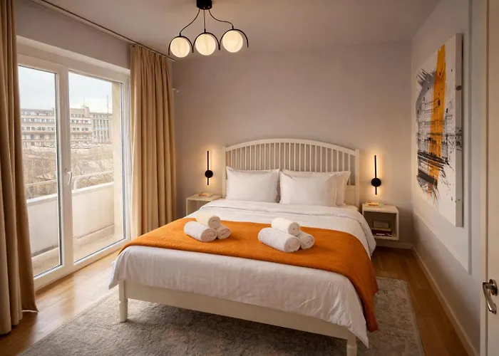 Beautique Panoramic View On People Palace Апартаменти *